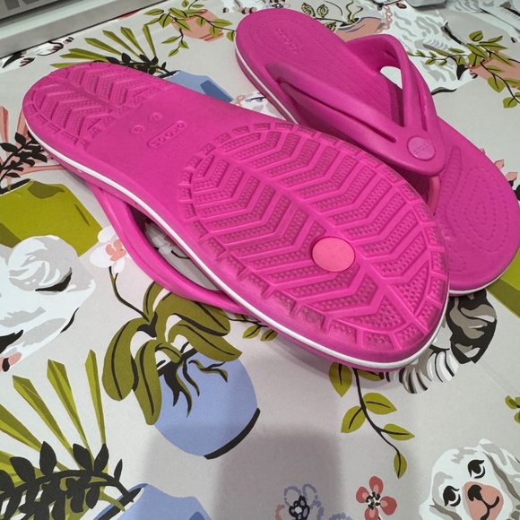 Crocs sandals - worn once size 9 - Picture 4 of 4